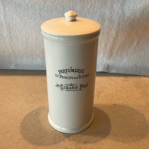 Apothecary jar